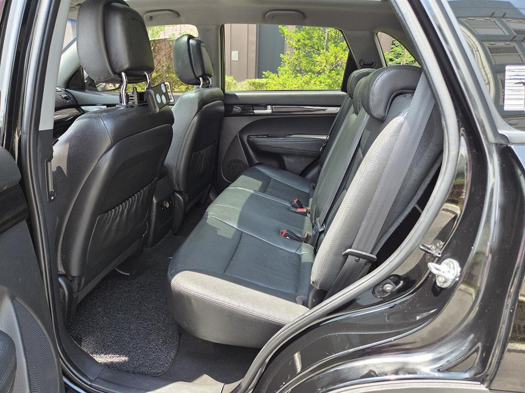 KIA Sorento - Vista 8
