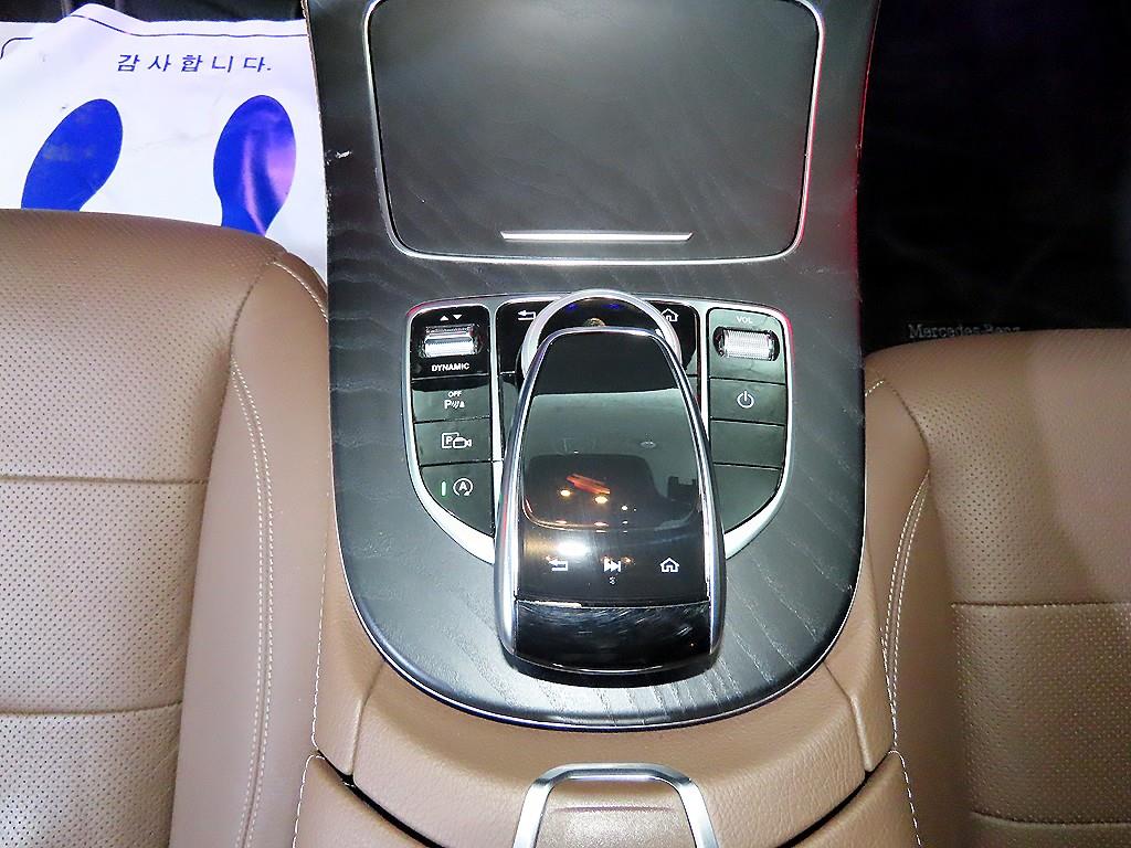 Mercedes Benz E class - Vista 12