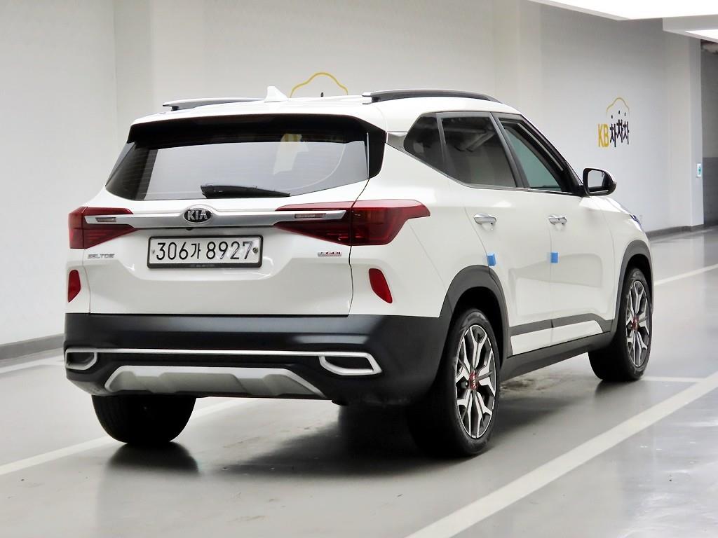 KIA Seltos - Vista 4