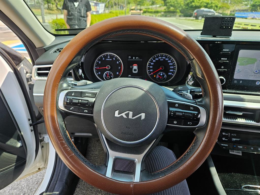 KIA K5 - Vista 12