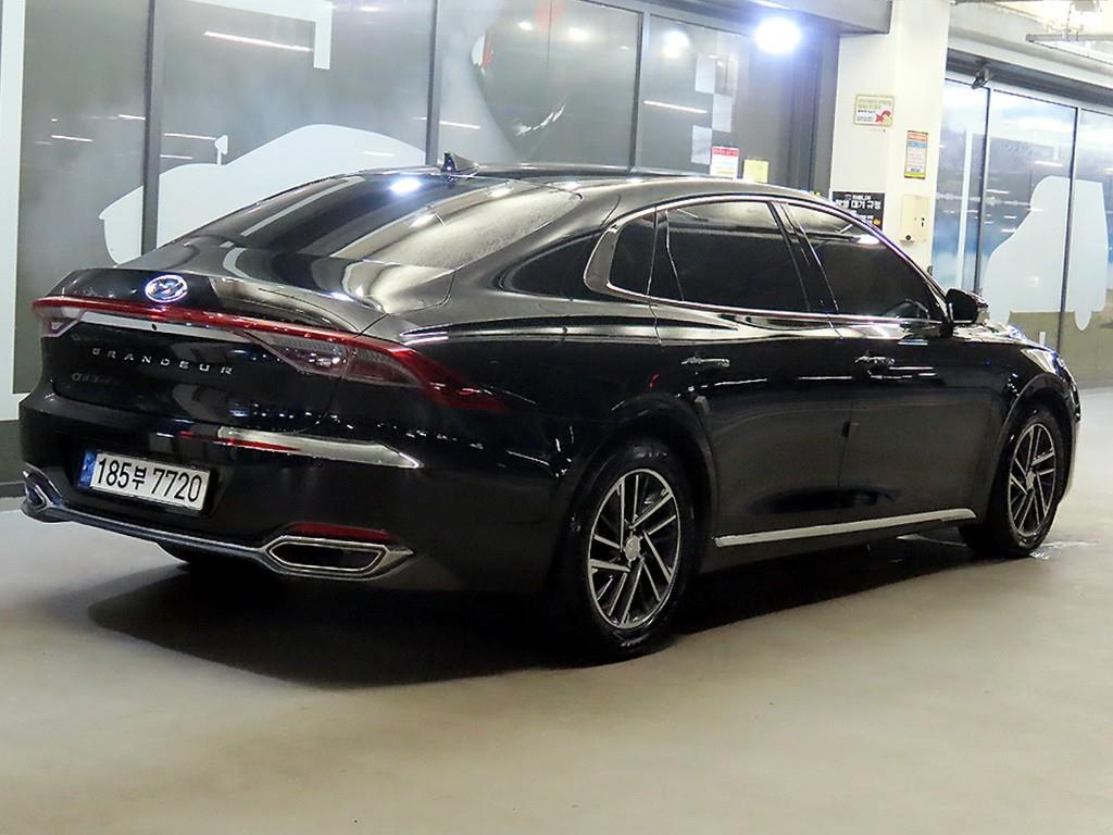 HYUNDAI Grandeur - Vista 4