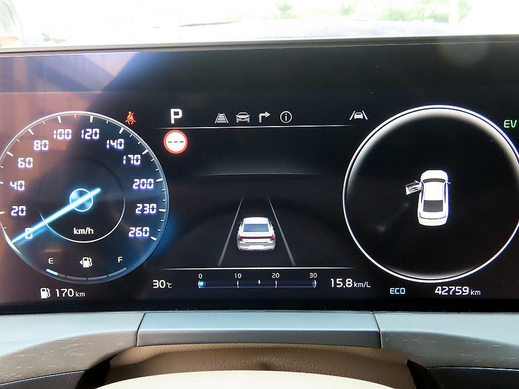 KIA K8 - Vista 9