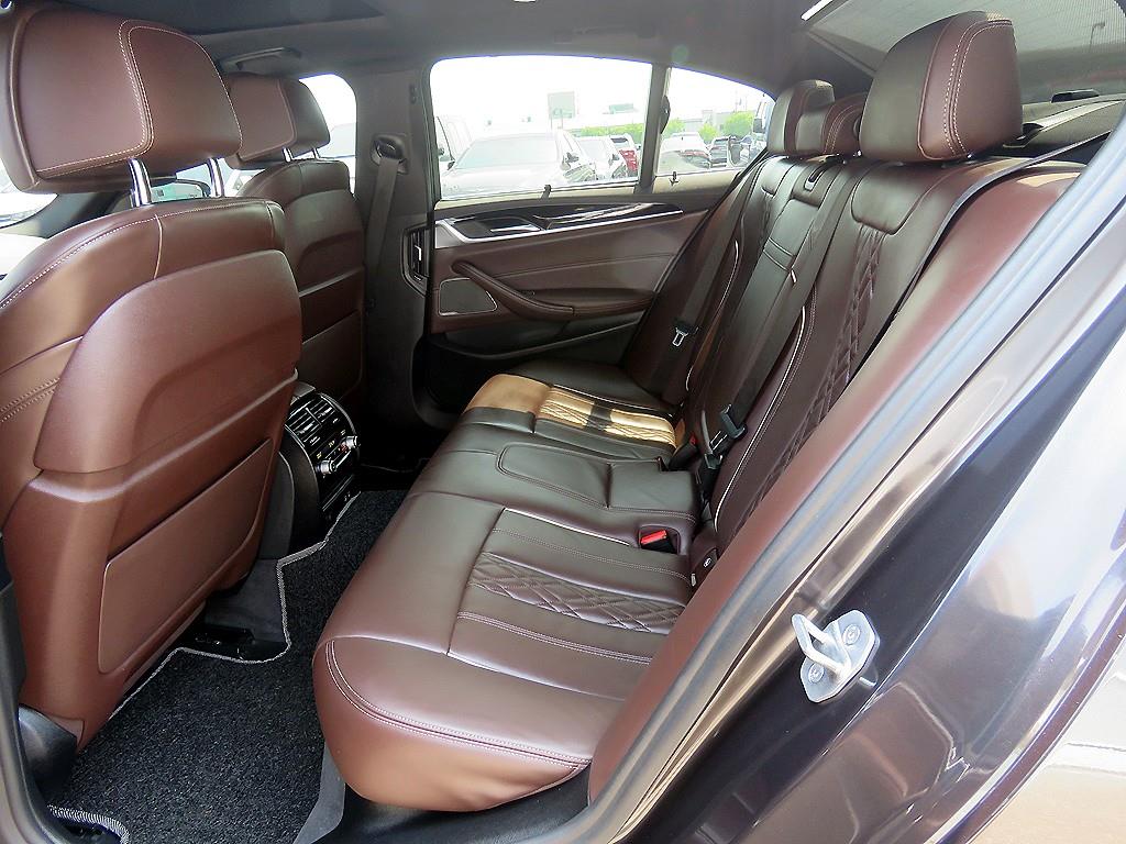 BMW 5 Series - Vista 7
