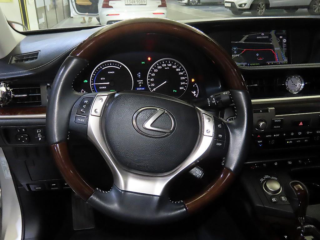 Lexus ES - Vista 8