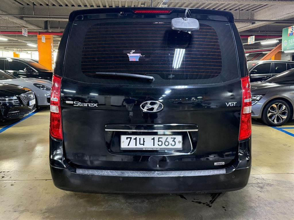 HYUNDAI Starex - Vista 4