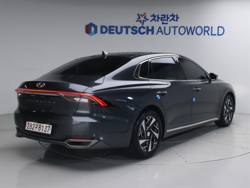 HYUNDAI Grandeur - Vista 2