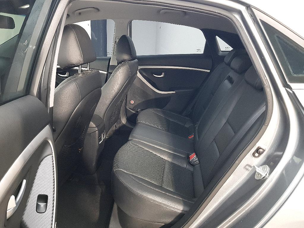 HYUNDAI i30 - Vista 9