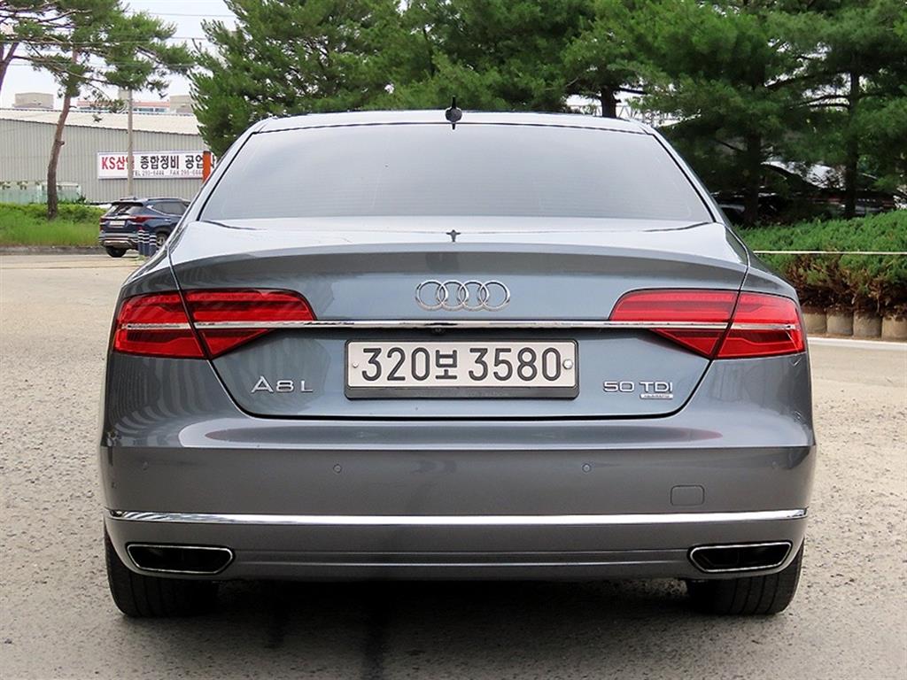 Audi A8 - Vista 4