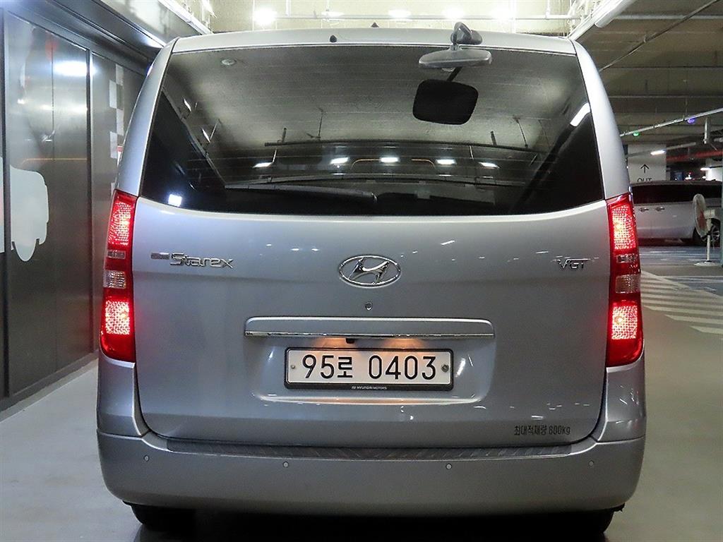 HYUNDAI Starex - Vista 5