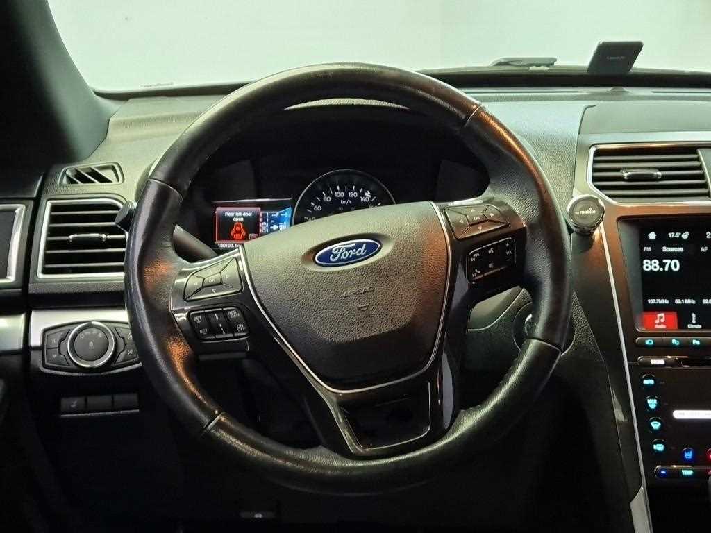 Ford Explorer - Vista 9