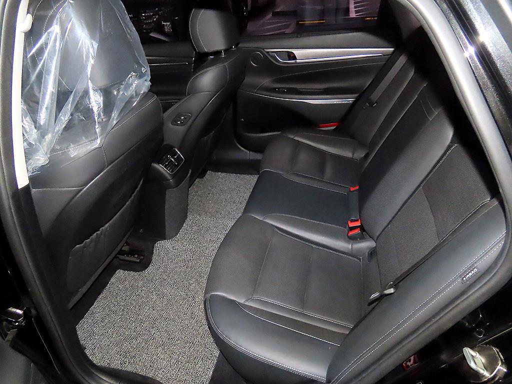 HYUNDAI Grandeur - Vista 7