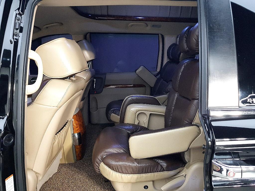 KIA Carnival - Vista 9