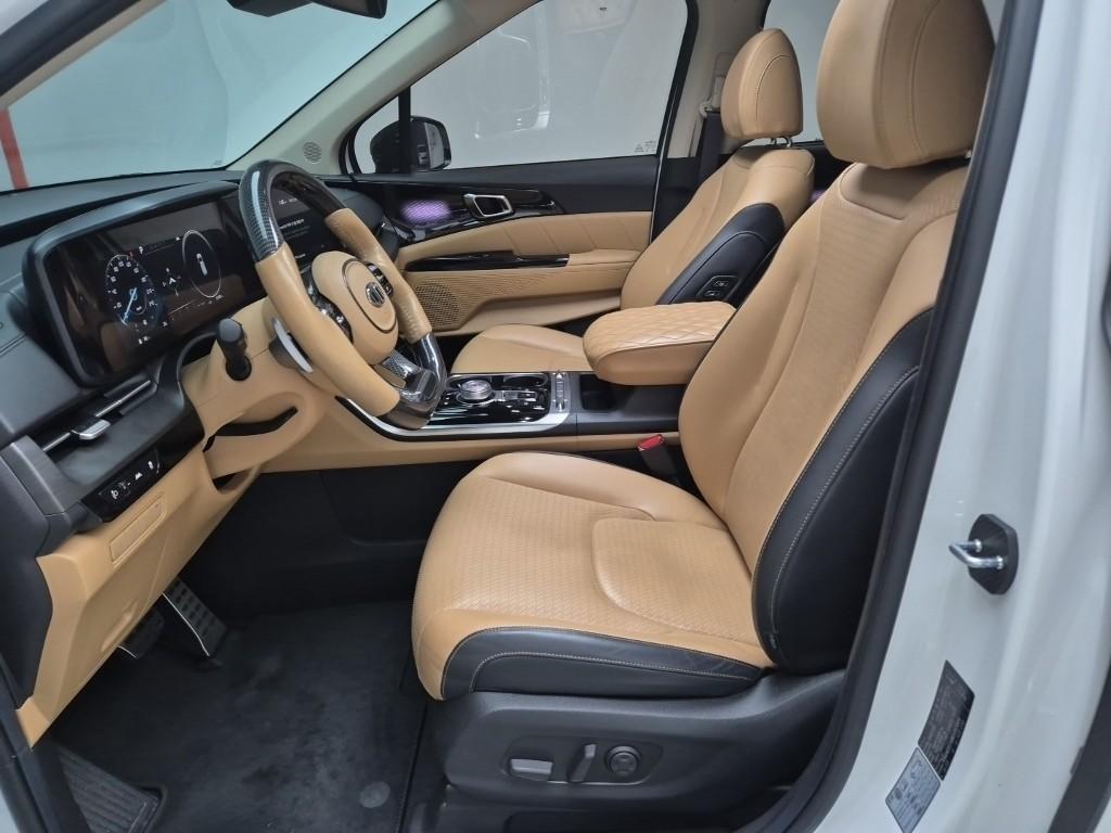 KIA Carnival - Vista 11