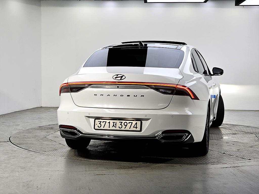 HYUNDAI Grandeur - Vista 3