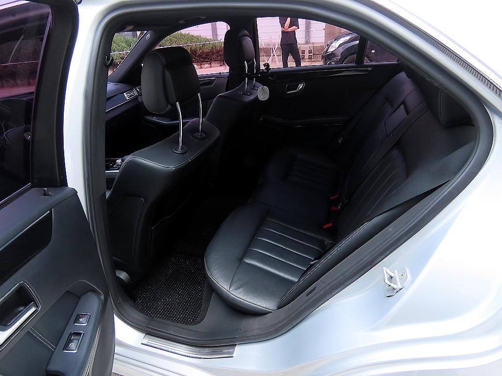 Mercedes Benz E class - Vista 6