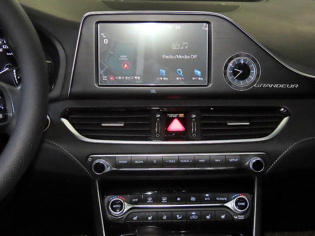 HYUNDAI Grandeur - Vista 11