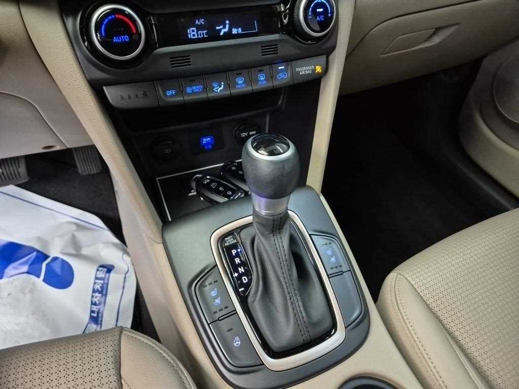 HYUNDAI Kona - Vista 8