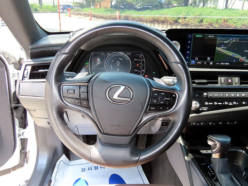 Lexus ES - Vista 8
