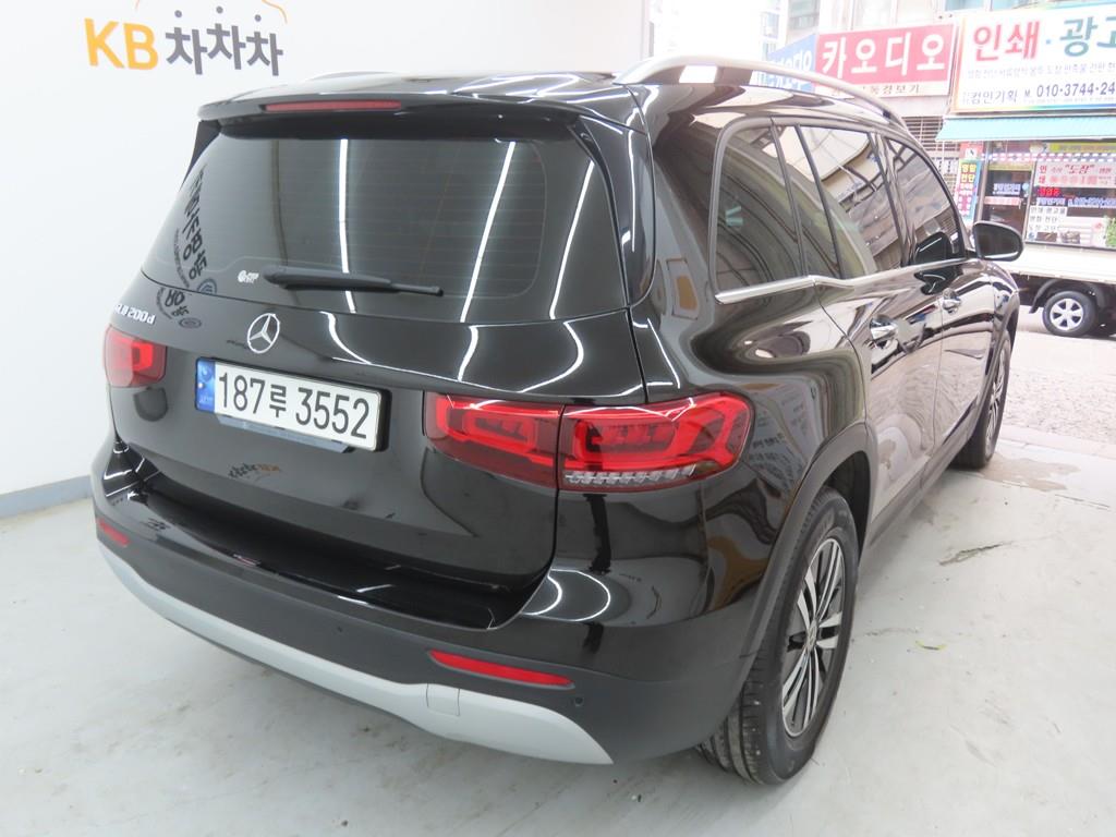Mercedes Benz GLB Class - Vista 3
