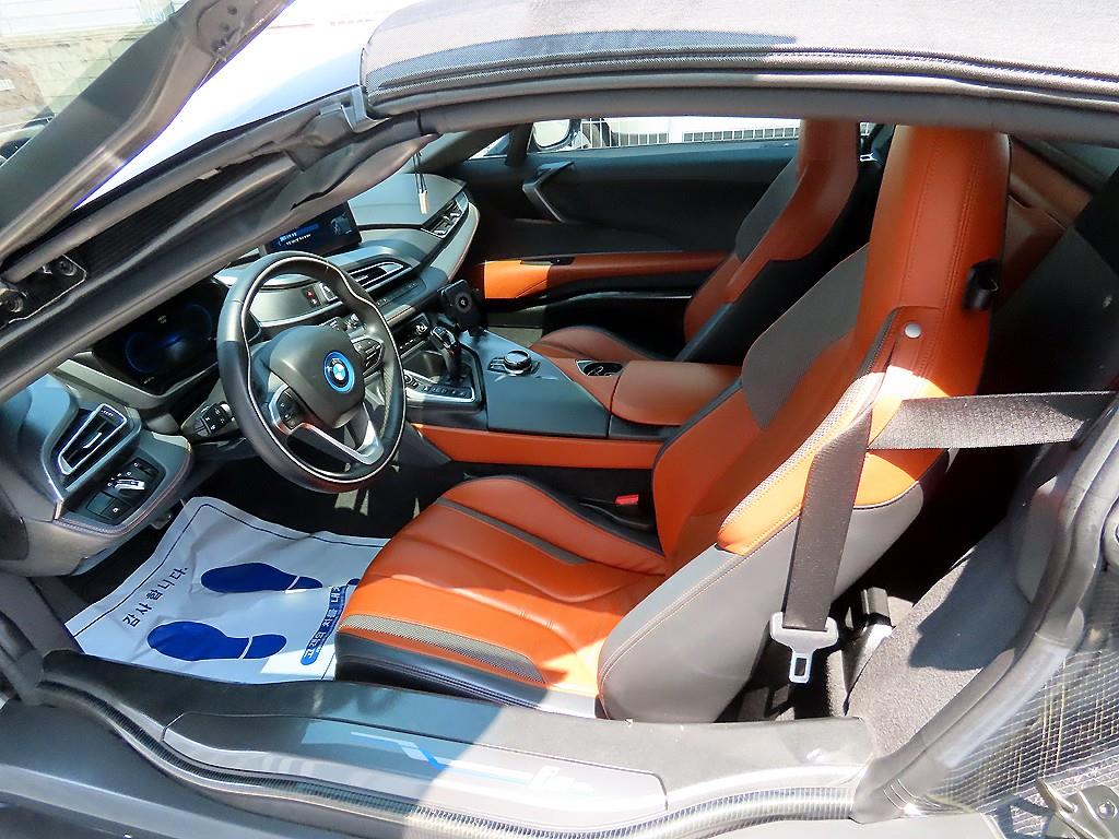 BMW i8 - Vista 9