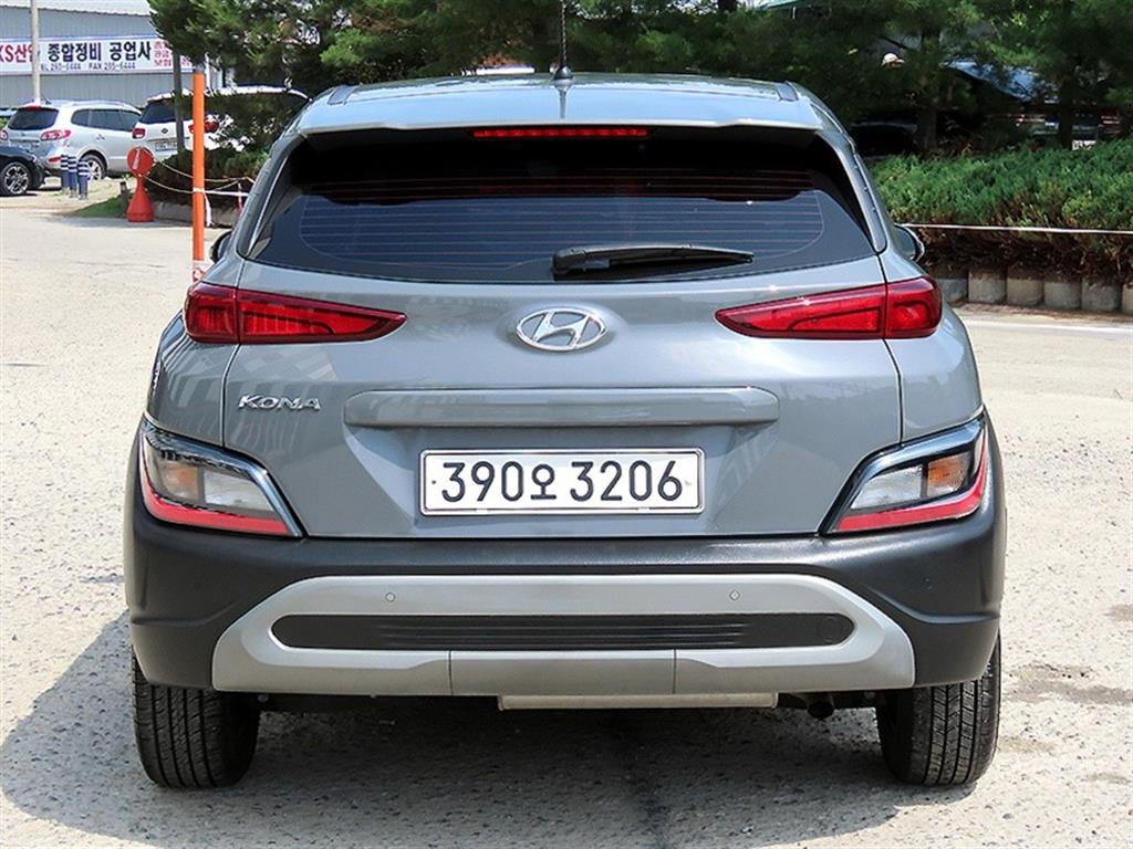 HYUNDAI Kona - Vista 4