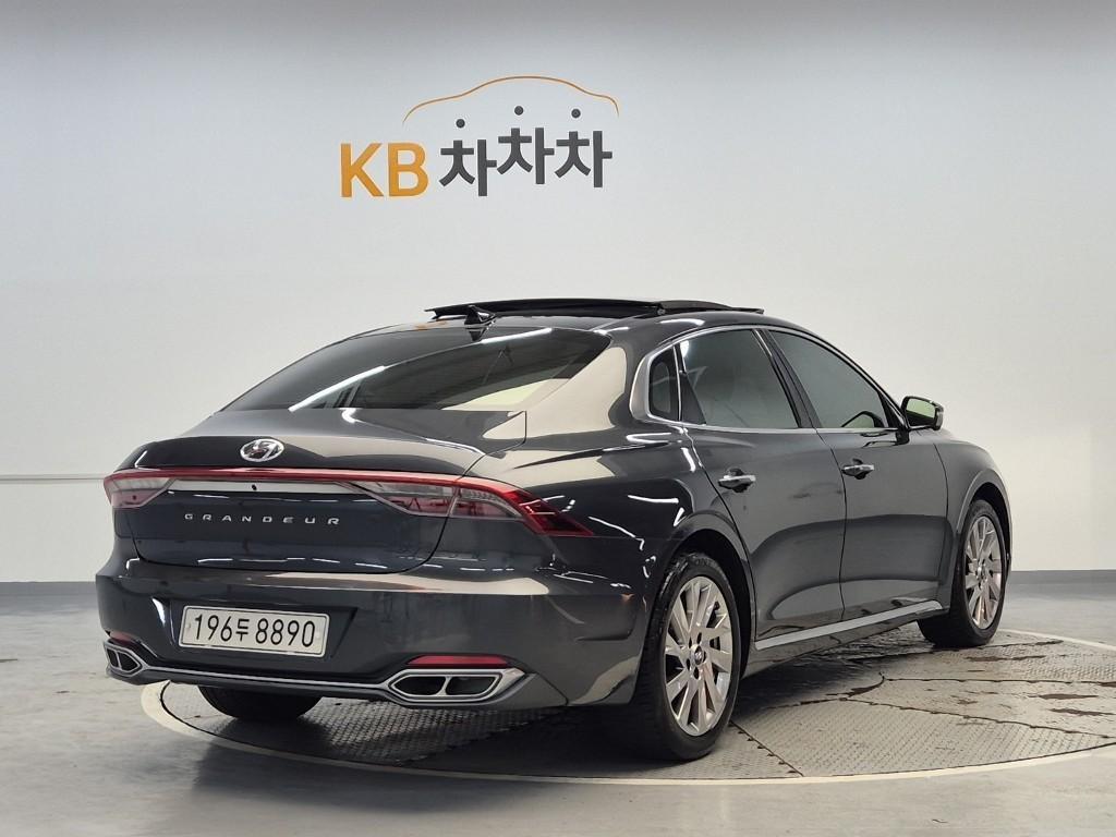 HYUNDAI Grandeur - Vista 3