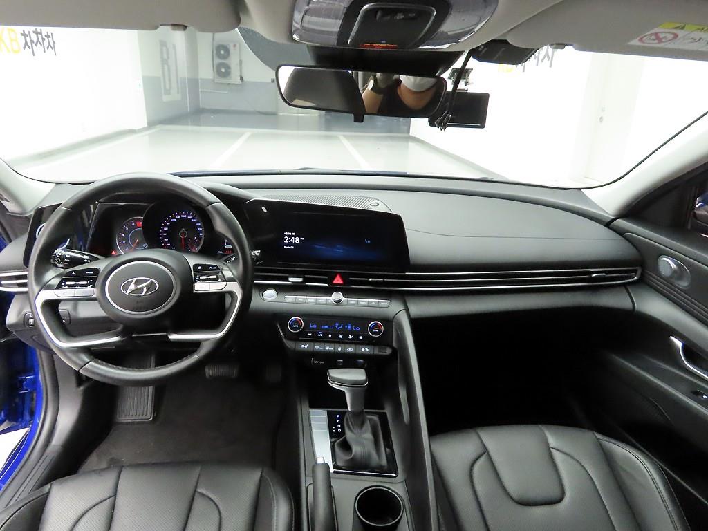 HYUNDAI Avante - Vista 8
