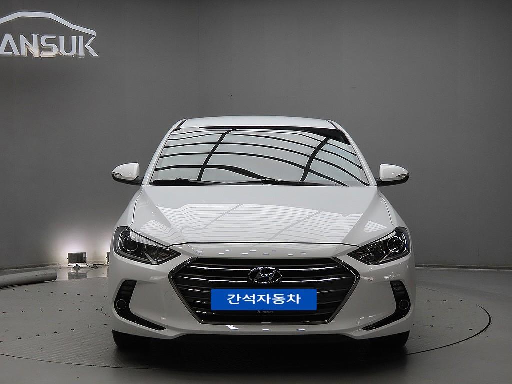 HYUNDAI Avante 2017 Blanco - Importación desde Corea - HF Imports Iquique - Foto 1