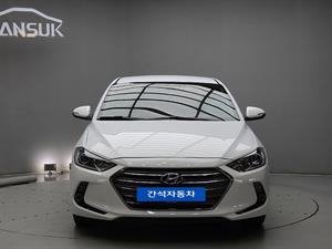 HYUNDAI Avante - Vista 2