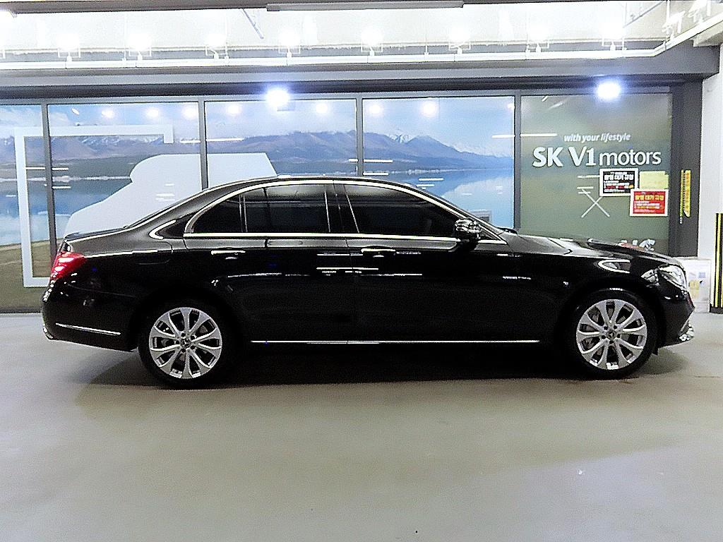 Mercedes Benz E class - Vista 3
