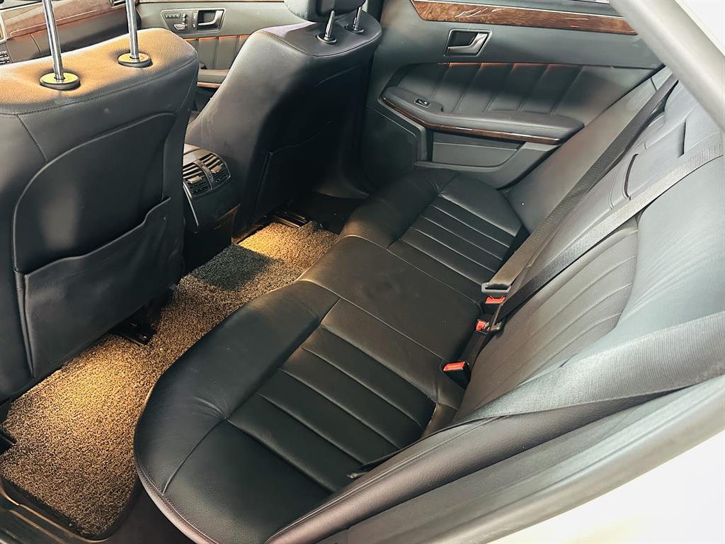 Mercedes Benz E class - Vista 6