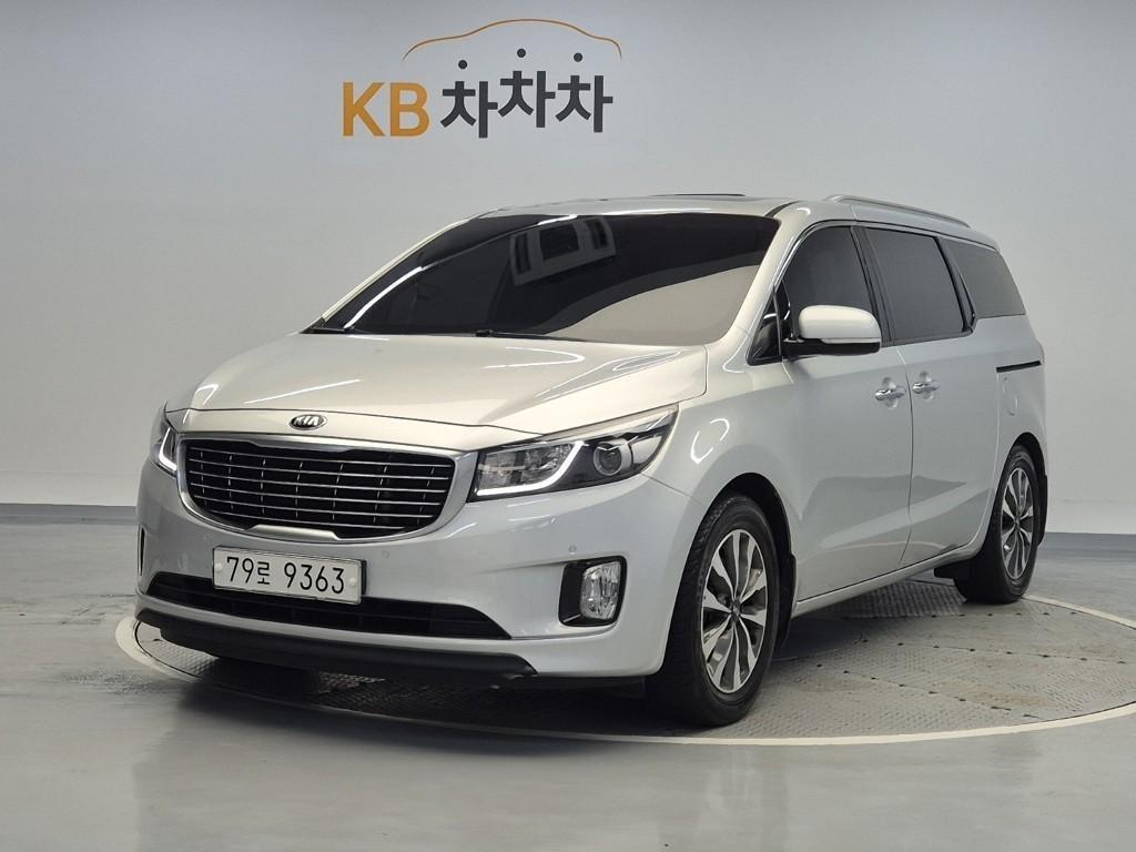 KIA Carnival 2015 Plateado - Importación desde Corea - HF Imports Iquique - Foto 1