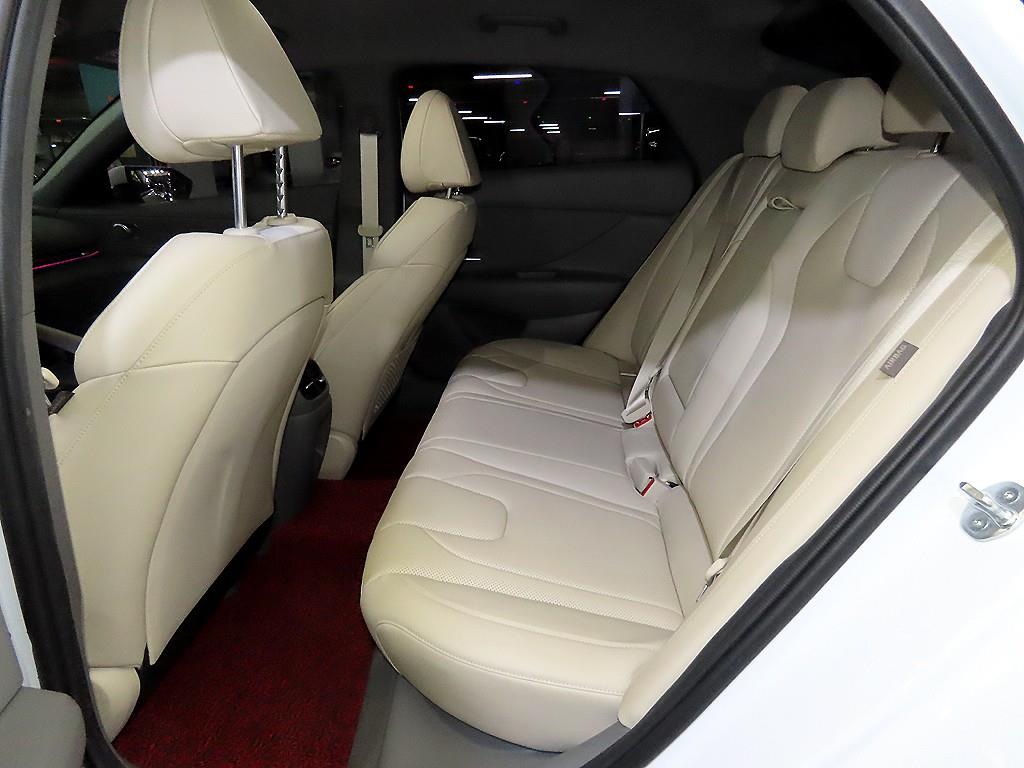 HYUNDAI Avante - Vista 7