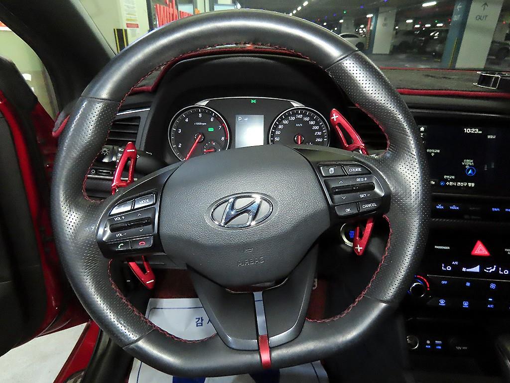HYUNDAI Avante - Vista 8