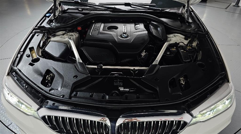 BMW 5 Series - Vista 6
