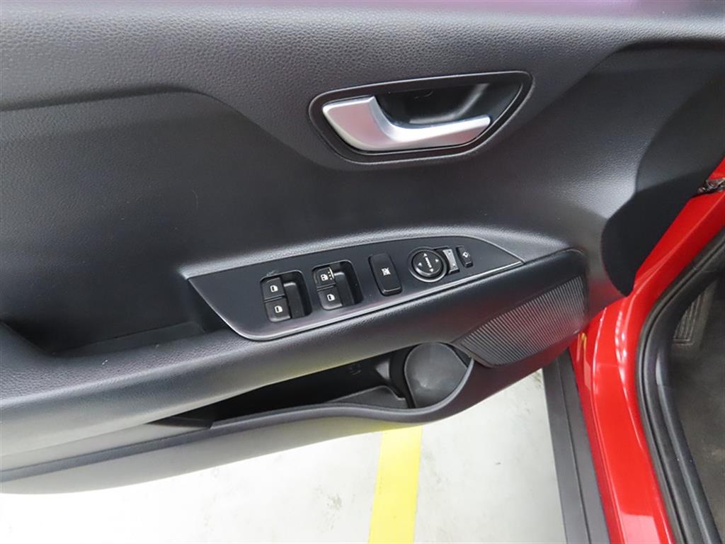 KIA Stonic 2018 Rojo - Importación desde Corea - HF Imports Iquique - Foto 13