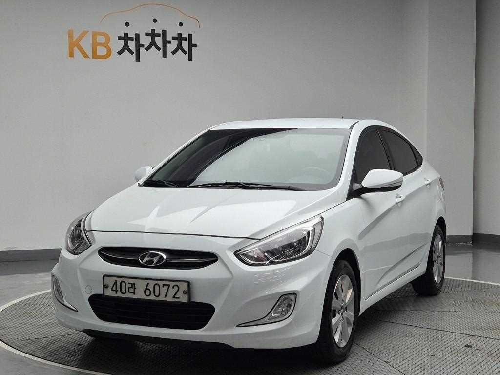 HYUNDAI Accent 2017 Blanco - Importación desde Corea - HF Imports Iquique - Foto 1
