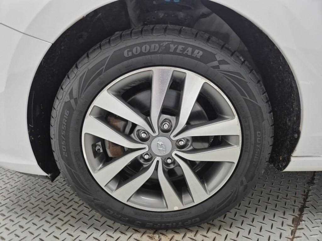 HYUNDAI i30 2018 Blanco - Importación desde Corea - HF Imports Iquique - Foto 19