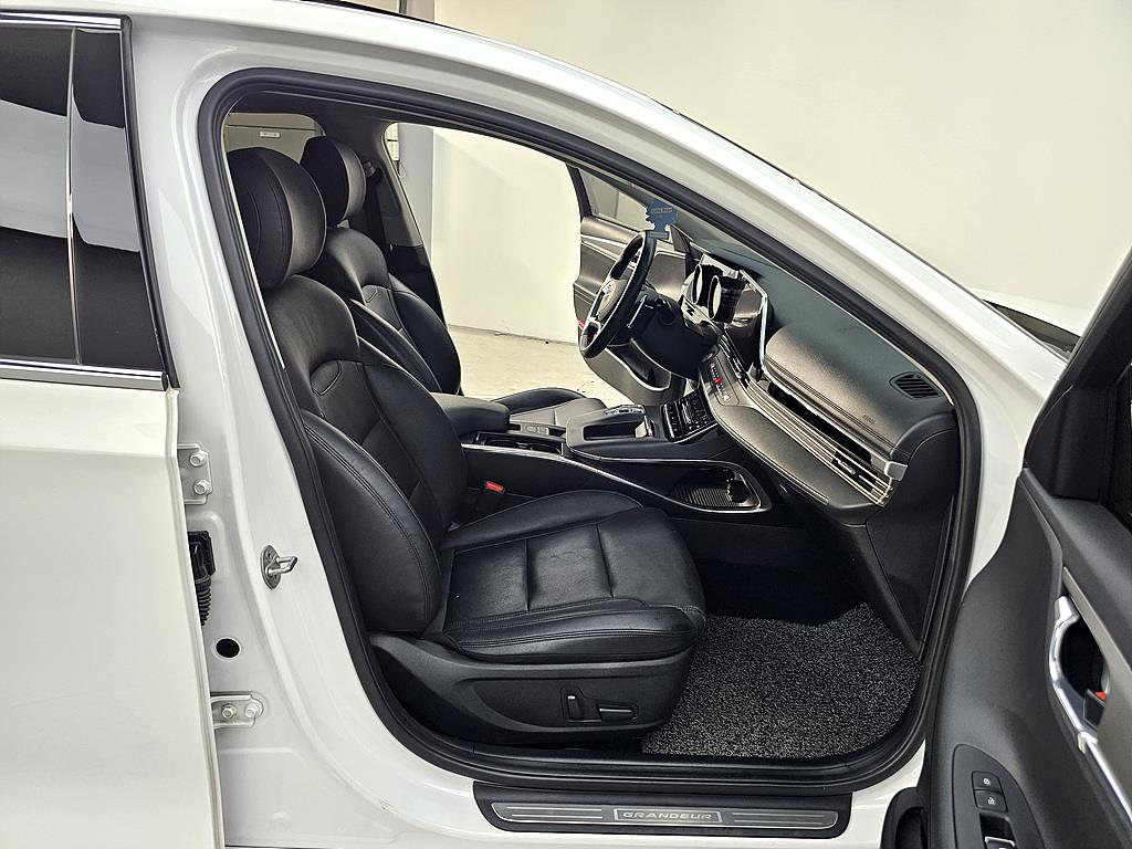 HYUNDAI Grandeur - Vista 11