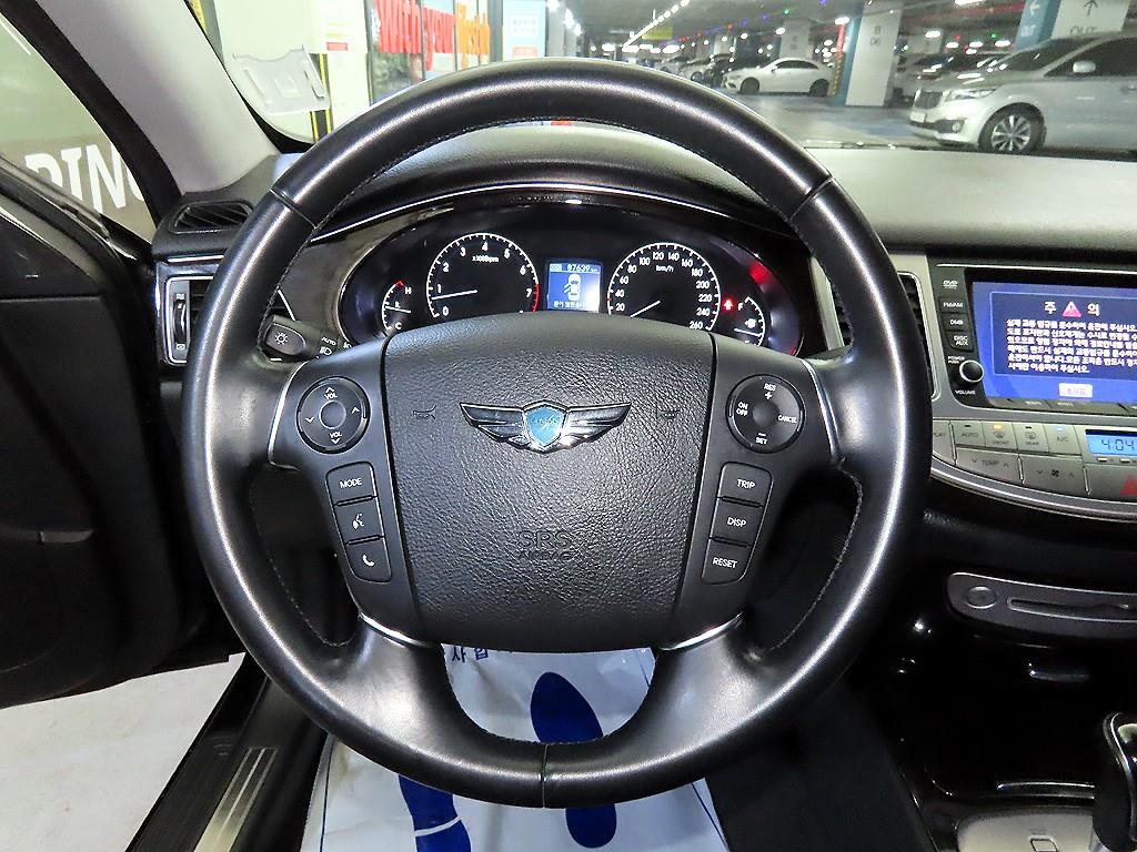 HYUNDAI Genesis - Vista 8