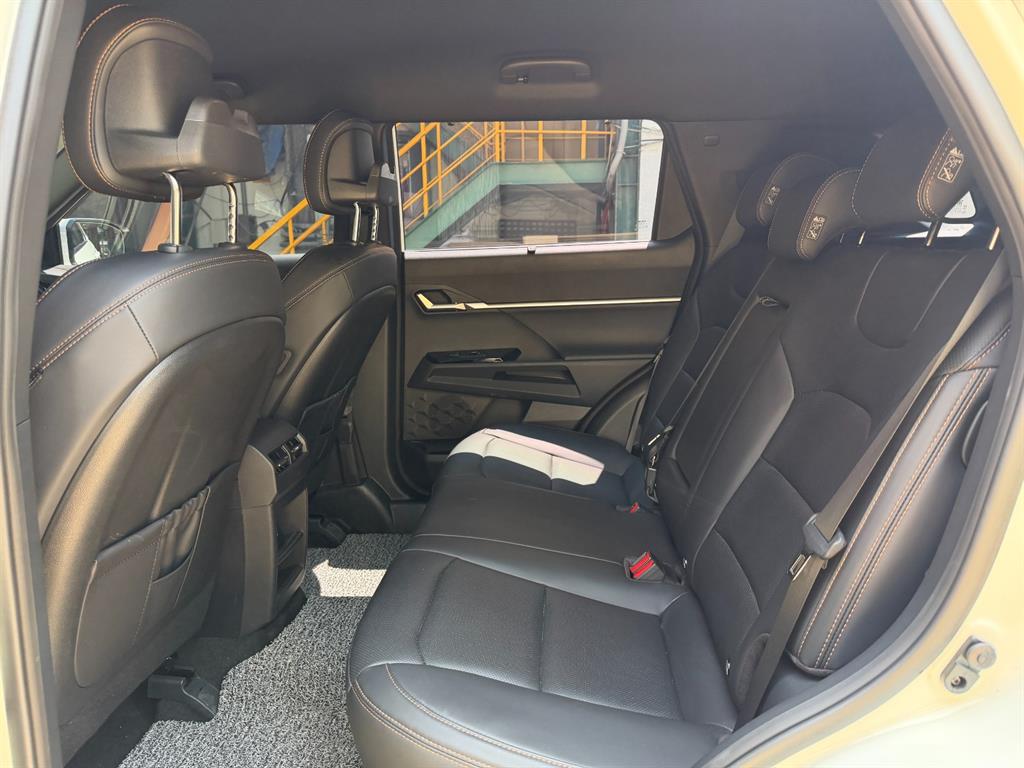 Ssangyong Torres - Vista 11