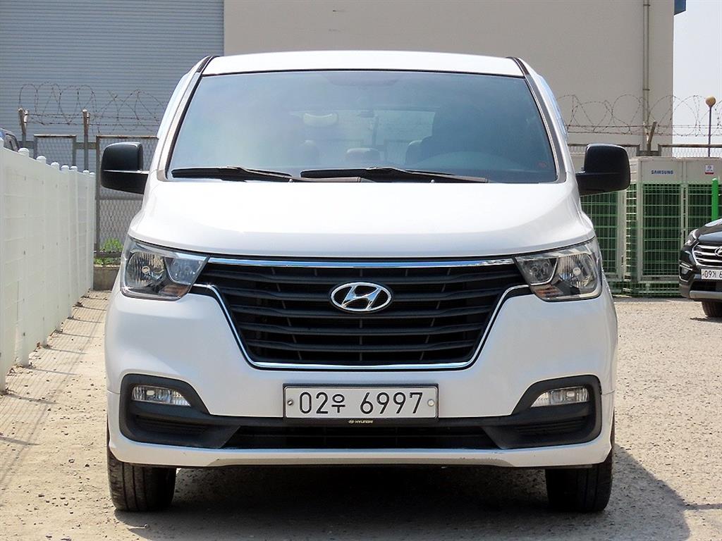 HYUNDAI Starex 2019 Blanco - Importación desde Corea - HF Imports Iquique - Foto 1