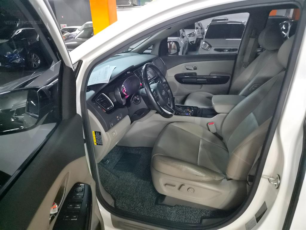 KIA Carnival 2017 Blanco - Importación desde Corea - HF Imports Iquique - Foto 17