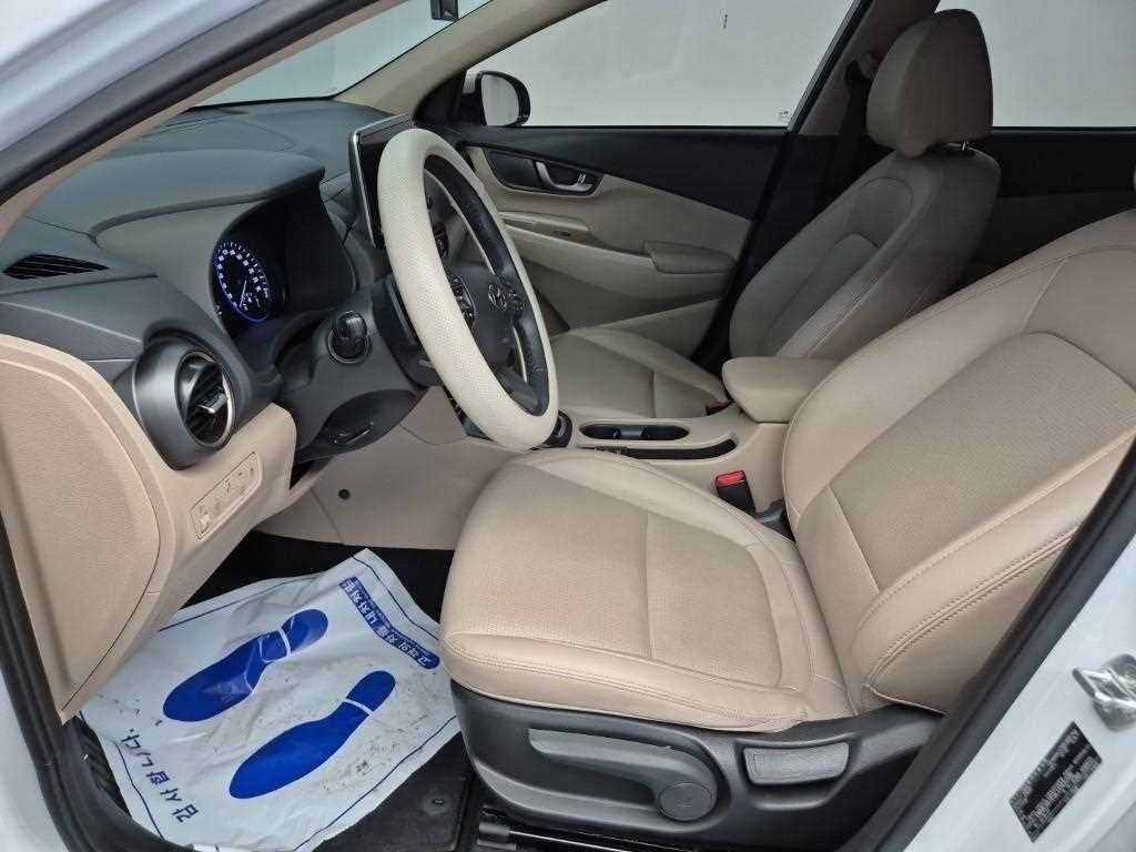 HYUNDAI Kona - Vista 11