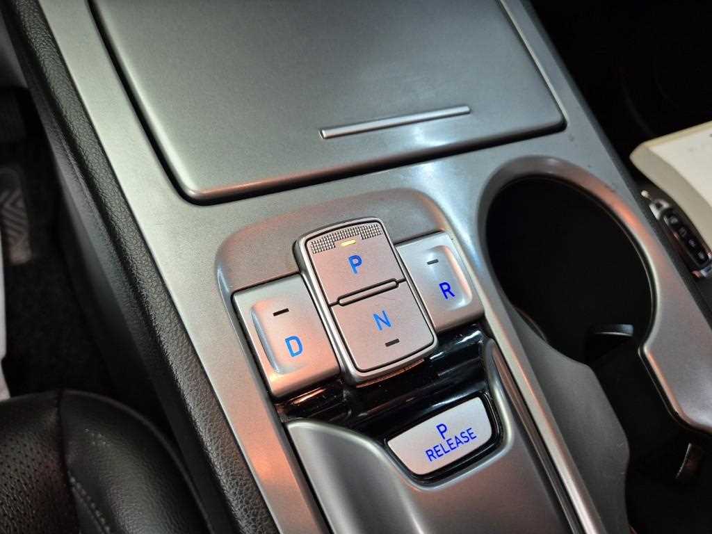 HYUNDAI Kona - Vista 8