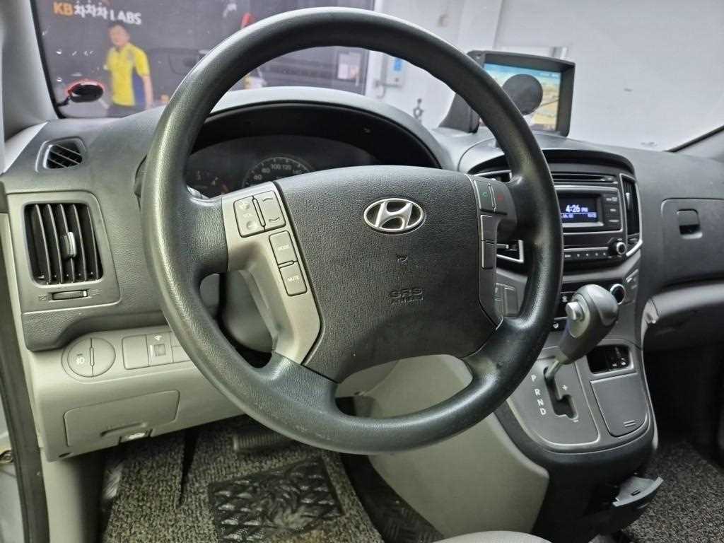 HYUNDAI Starex - Vista 9