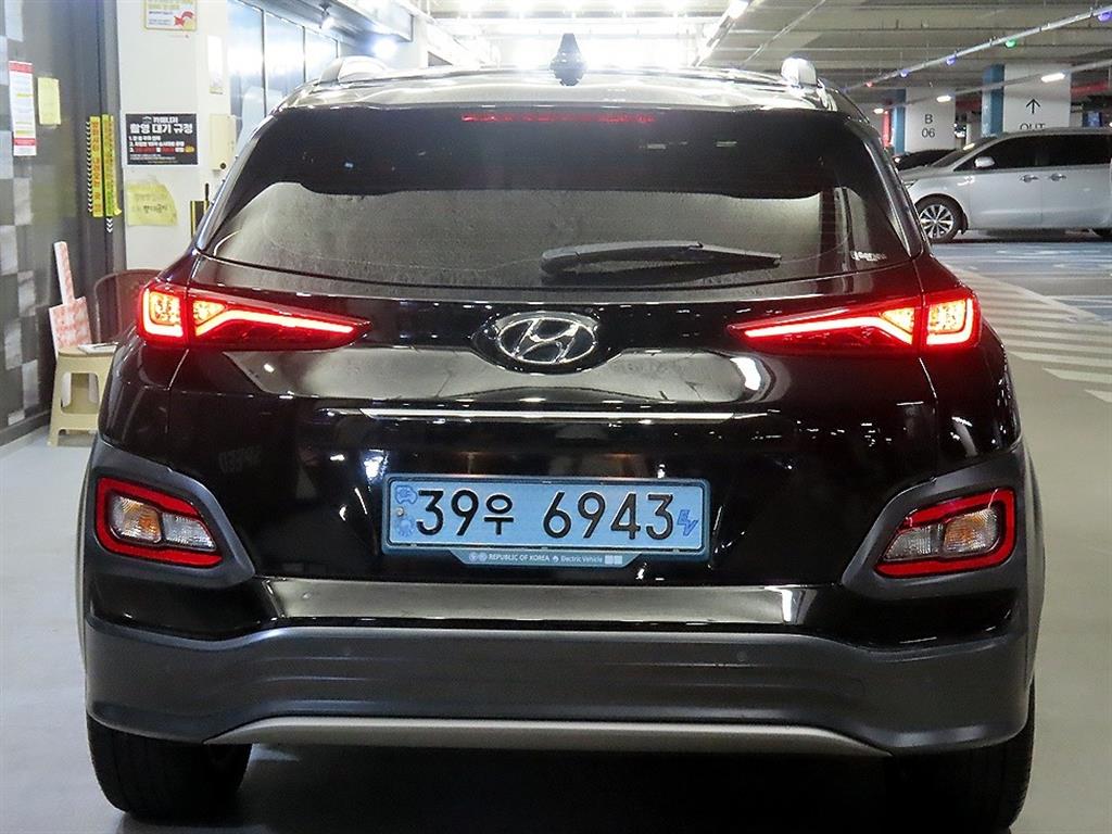HYUNDAI Kona - Vista 5