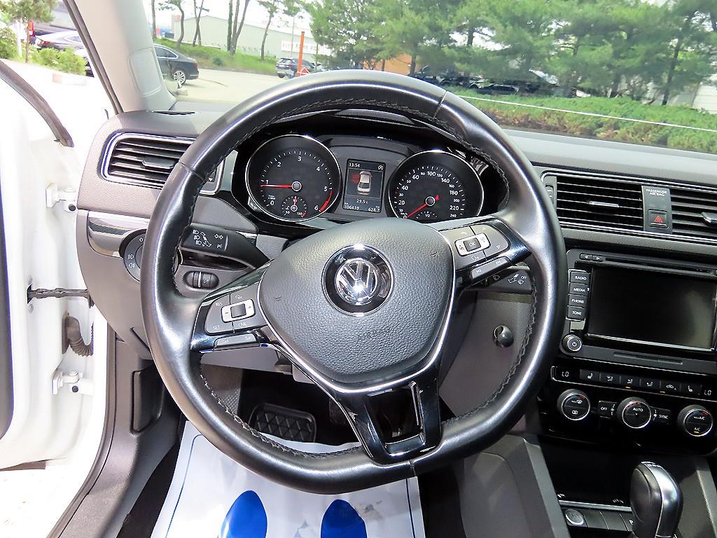 Volkswagen Jetta - Vista 8