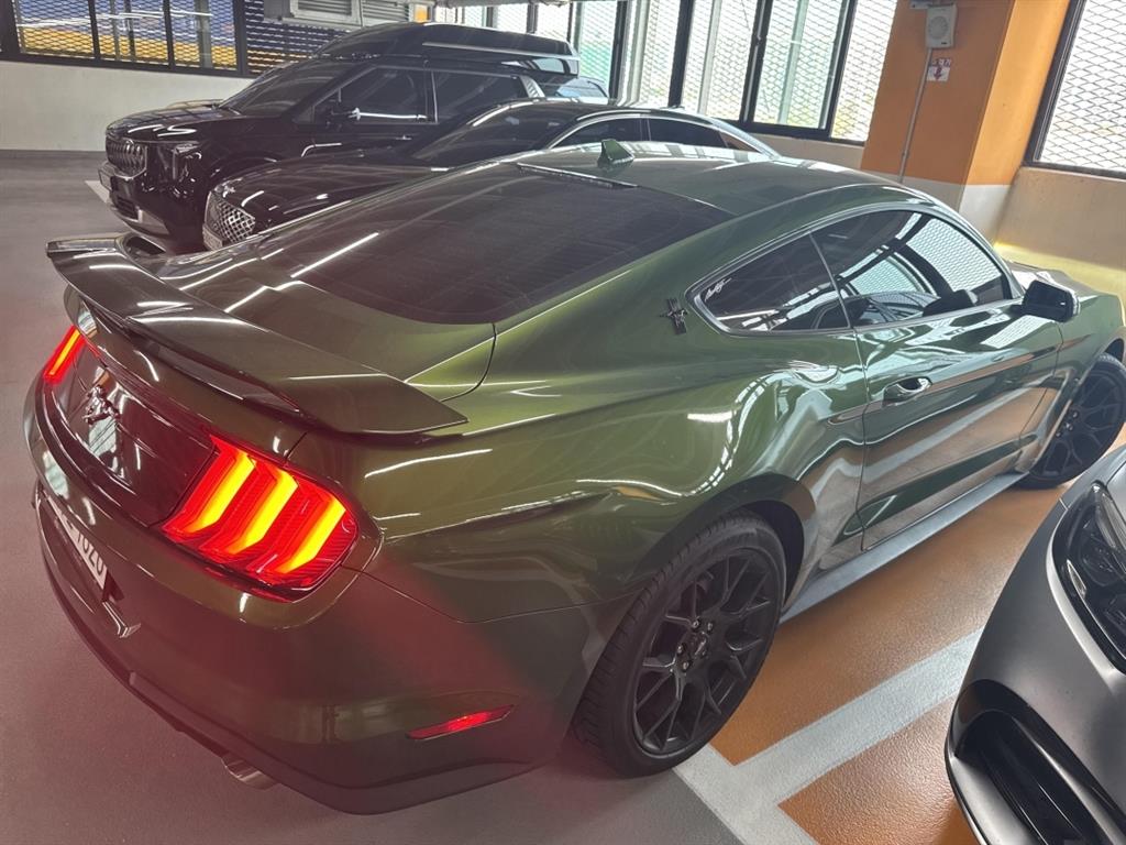 Ford Mustang - Vista 4