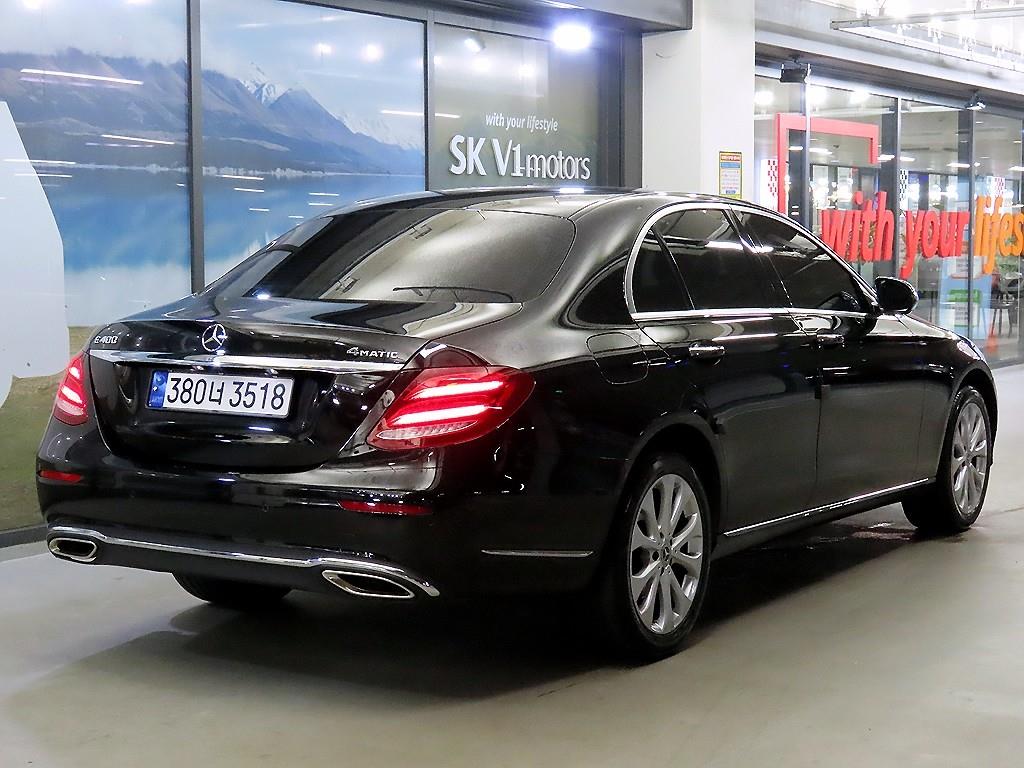 Mercedes Benz E class - Vista 4